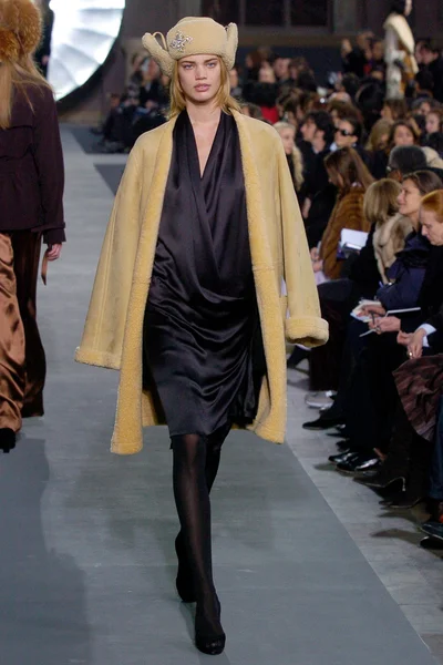 Look 50